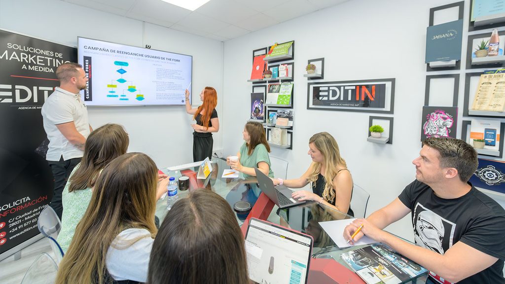 Equipo de una agencia de marketing digital en Madrid